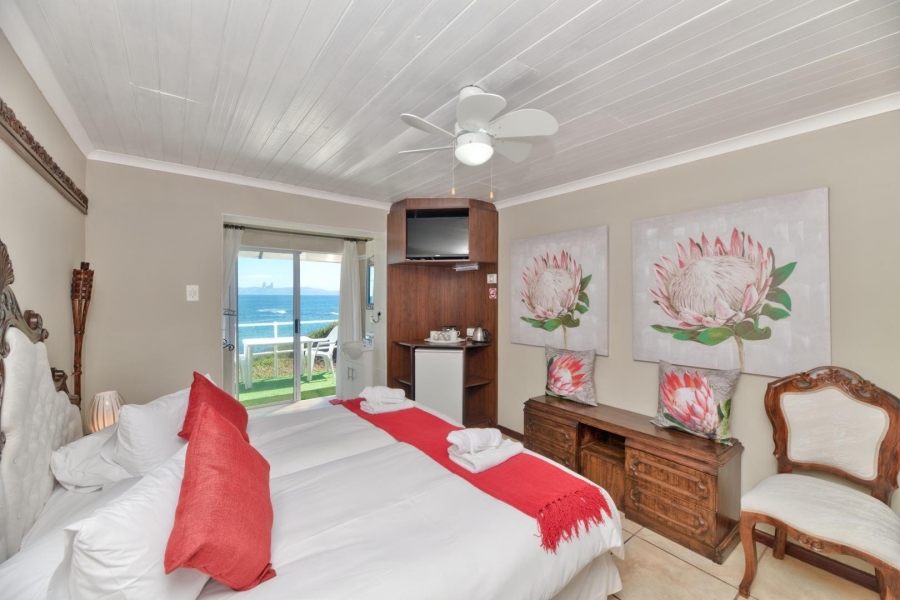 7 Bedroom Property for Sale in De Kelders Western Cape